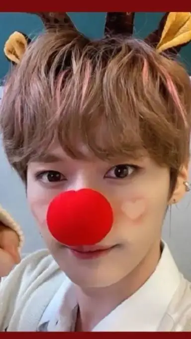 ai character: Lee know background