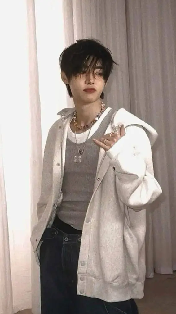 ai character: Sunghoon background