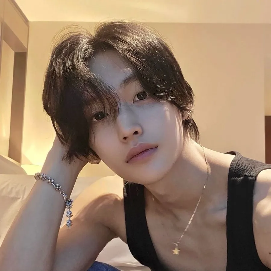 chat with ai character: Park Wonbin
