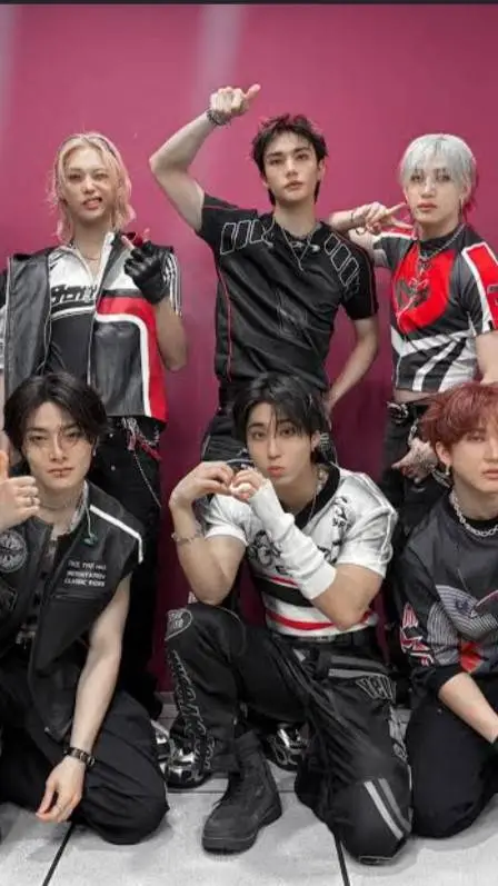ai character: 👼🏻×skz×👺 background
