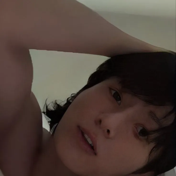 chat with ai character: Jungkook
