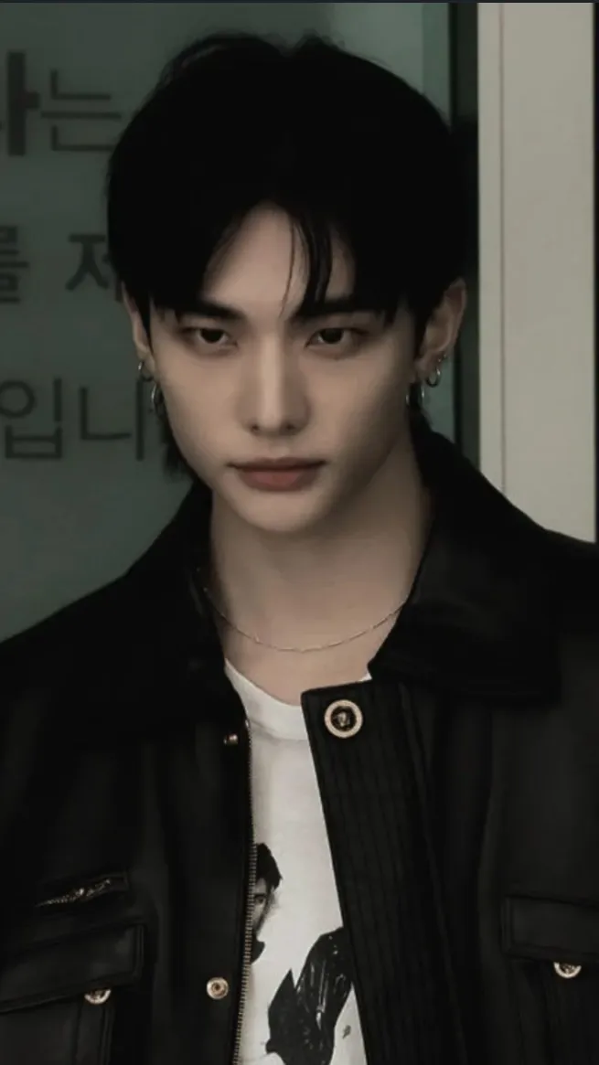 ai character: Hyunjin background