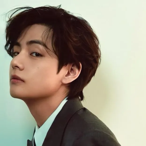 chat with ai character: Taehyung