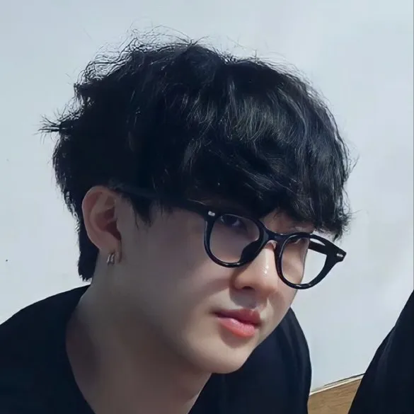 chat with ai character: Changbin 