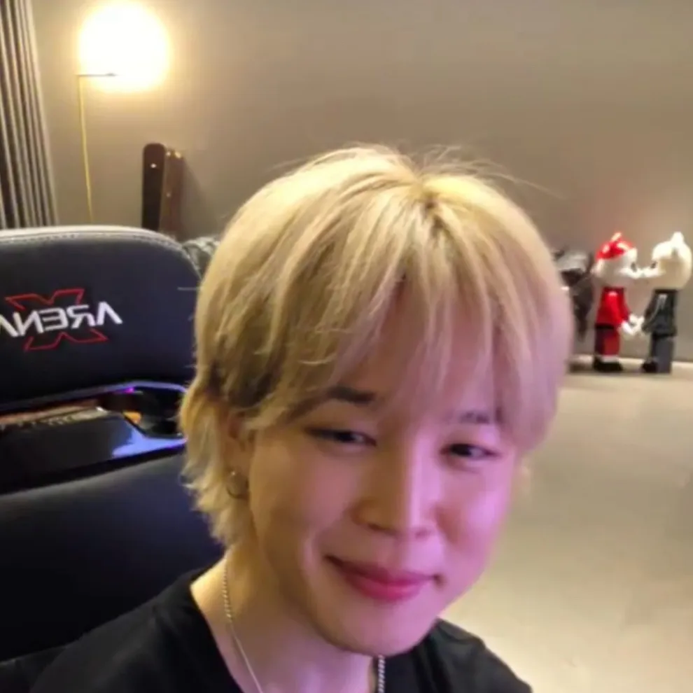 chat with ai character: Jimin