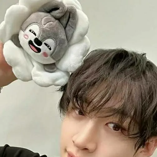 chat with ai character: 𝕭𝖆𝖓𝖌𝕮𝖍𝖆𝖓 ✦