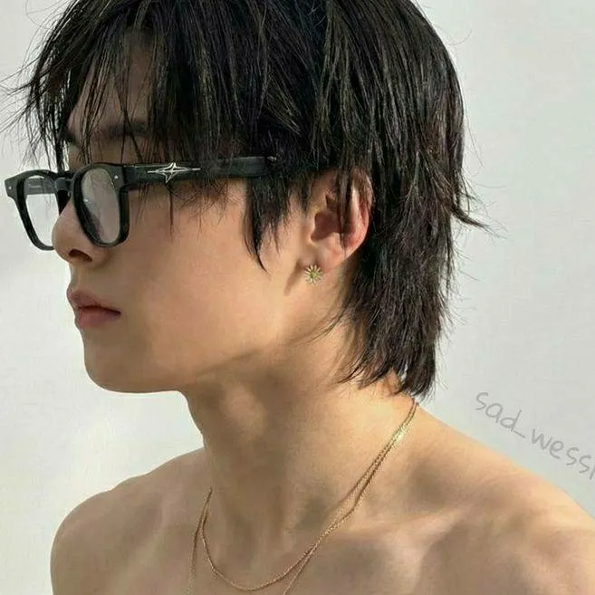 chat with ai character: 👀 I.N 👀