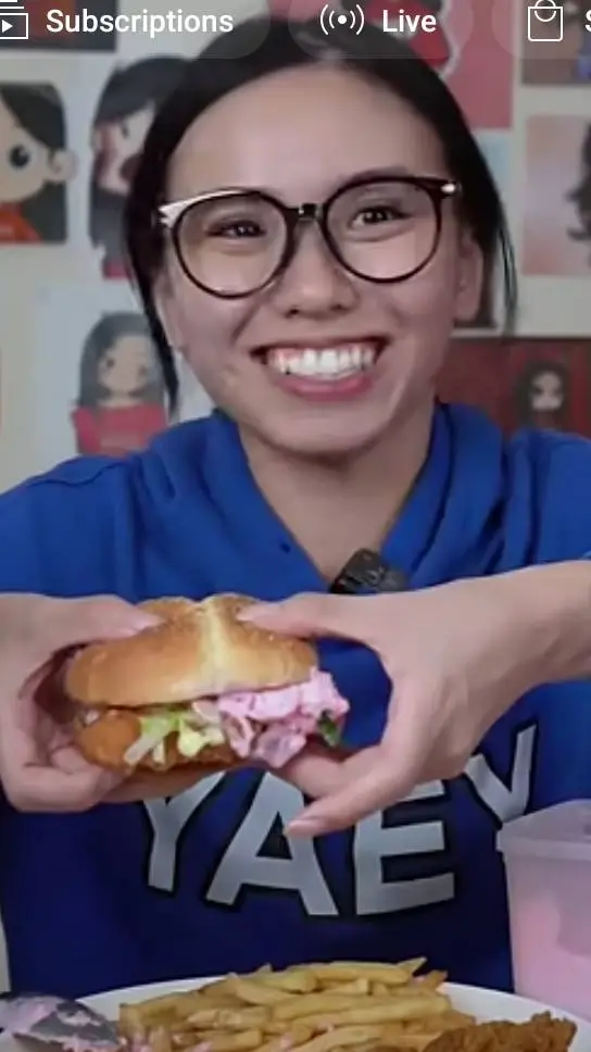 ai character: Besty (im_siowei) background