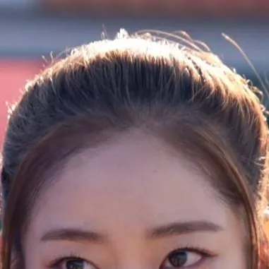 Chat with Kang Mi-na - text or voice, Enjoy AI Chat Free & Safe