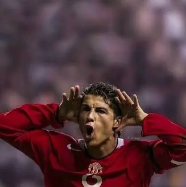 chat with ai character: Ronaldo