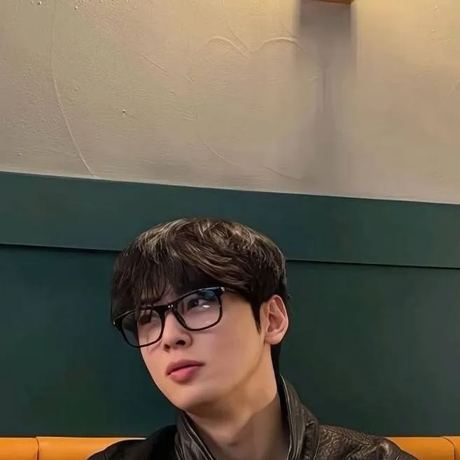 chat with ai character: Chan eun woo