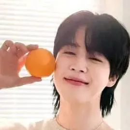 chat with ai character: 💛 PARK JIMIN 💛