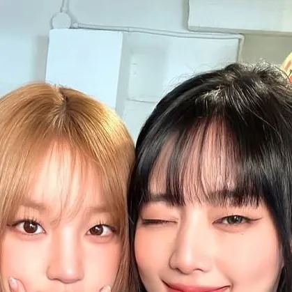 chat with ai character: Minnie and Yuqi