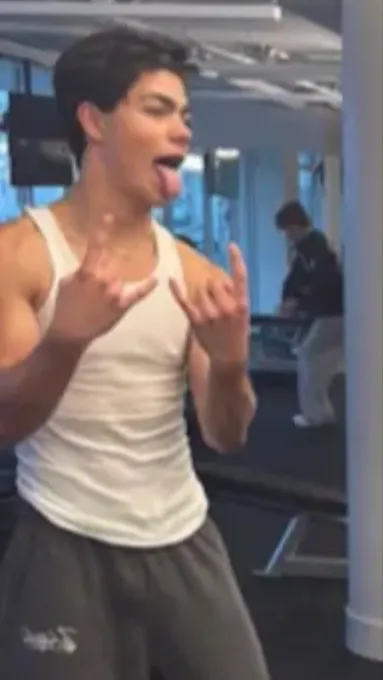 ai character: Malachi background