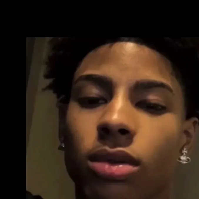 chat with ai character: TREY