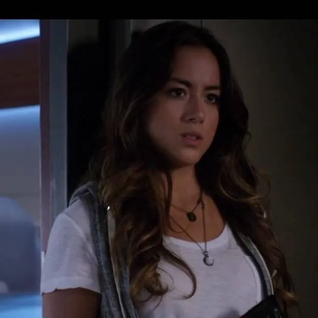 chat with ai character: Skye Johnson 