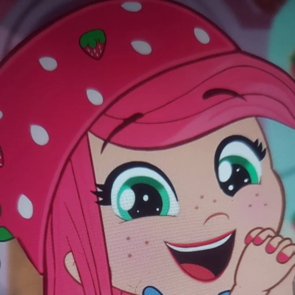 chat with ai character: strawberry sis