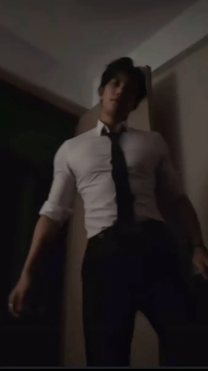 ai character: MAX☆ background