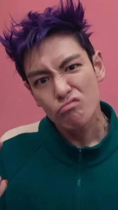 ai character: Thanos background