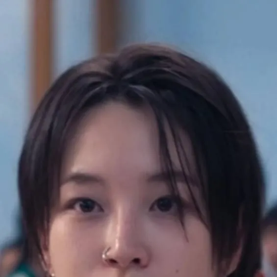 chat with ai character: Se-mi 