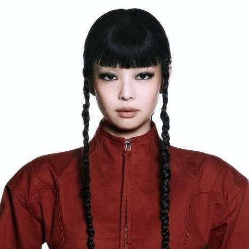 chat with ai character: LIKE JENNIE🌹