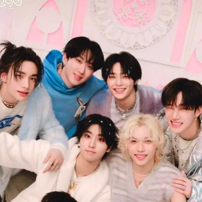 chat with ai character: Stray Kids 