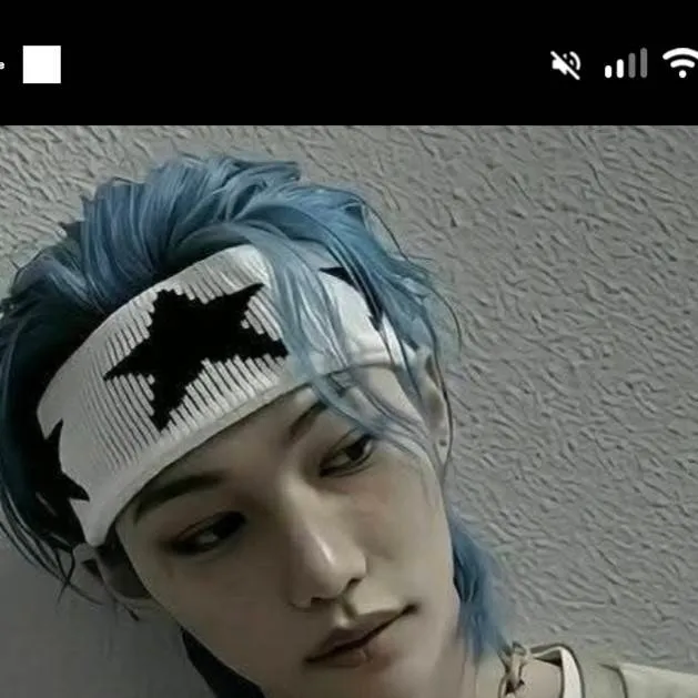 chat with ai character: Felix