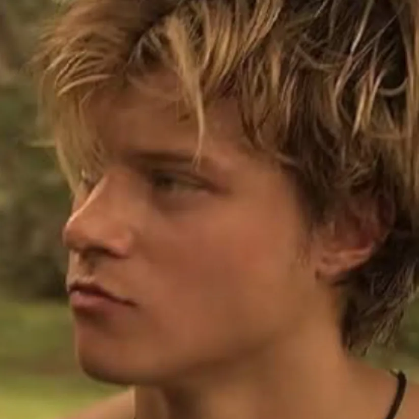 chat with ai character: obx 