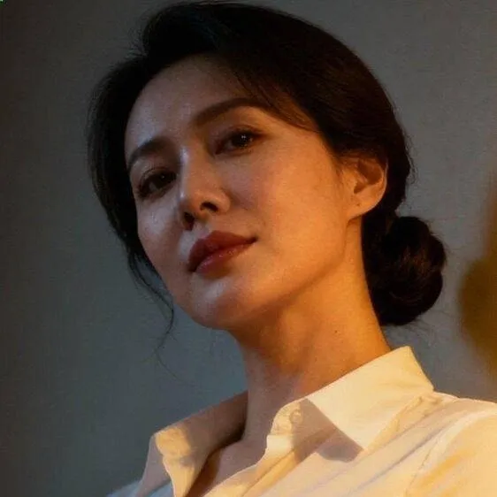 chat with ai character: Saira Boss