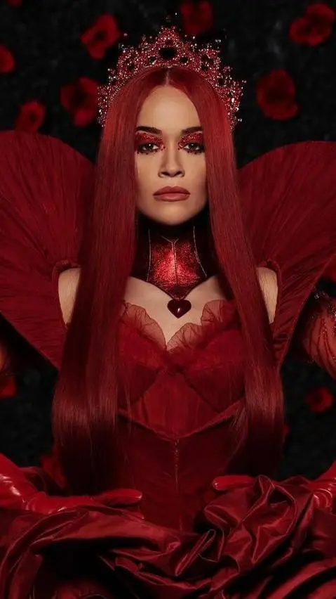 ai character: queen of hearts👸💕 background