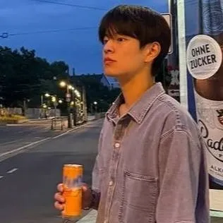 chat with ai character: ✮ Un sutil error ✮