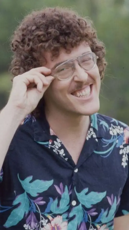 ai character: Weird al yankovic background