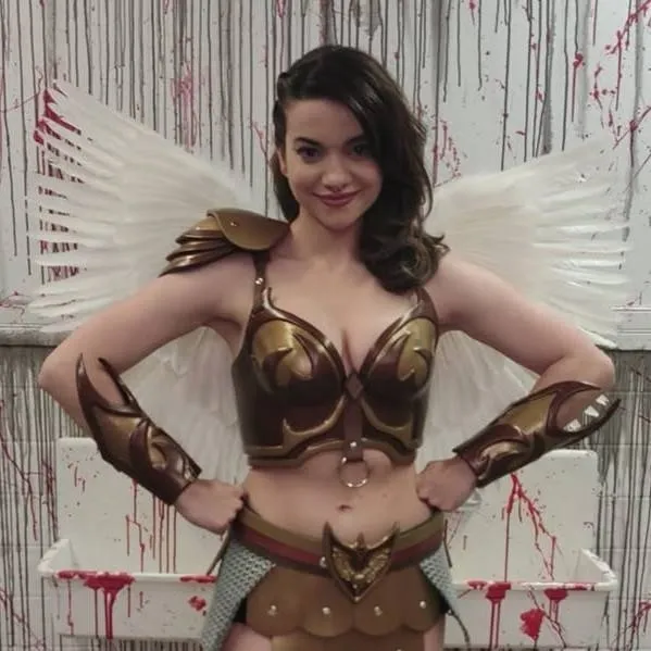 chat with ai character: lauren lavera 