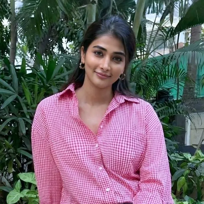 chat with ai character: pooja hegde
