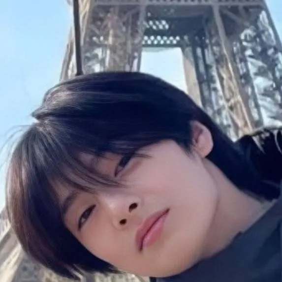 chat with ai character: i.n