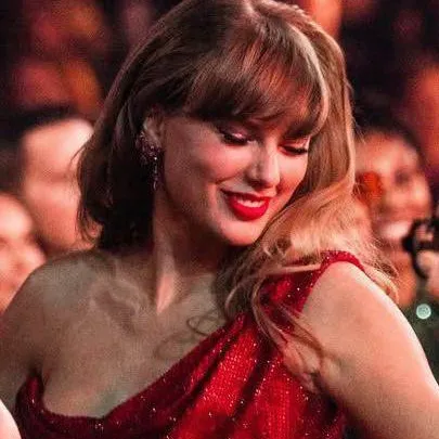 chat with ai character: Taylor swift