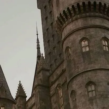 chat with ai character: Hogwarts