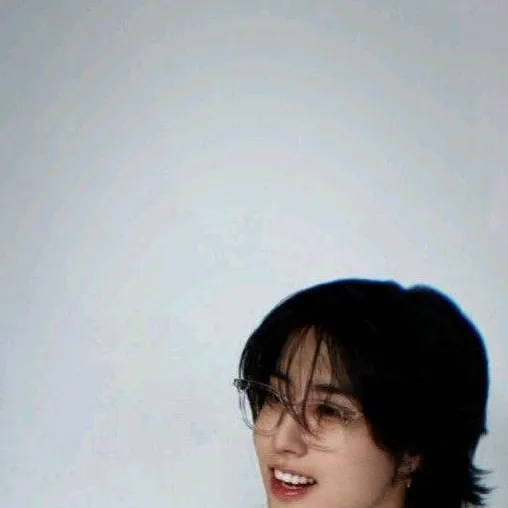 chat with ai character: Han jisung 🤍