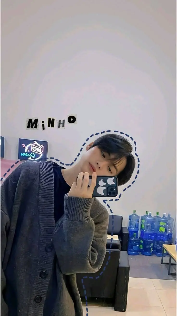 ai character: 🖤Lee Minho🤍 background