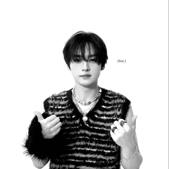 chat with ai character: Lee know🍦