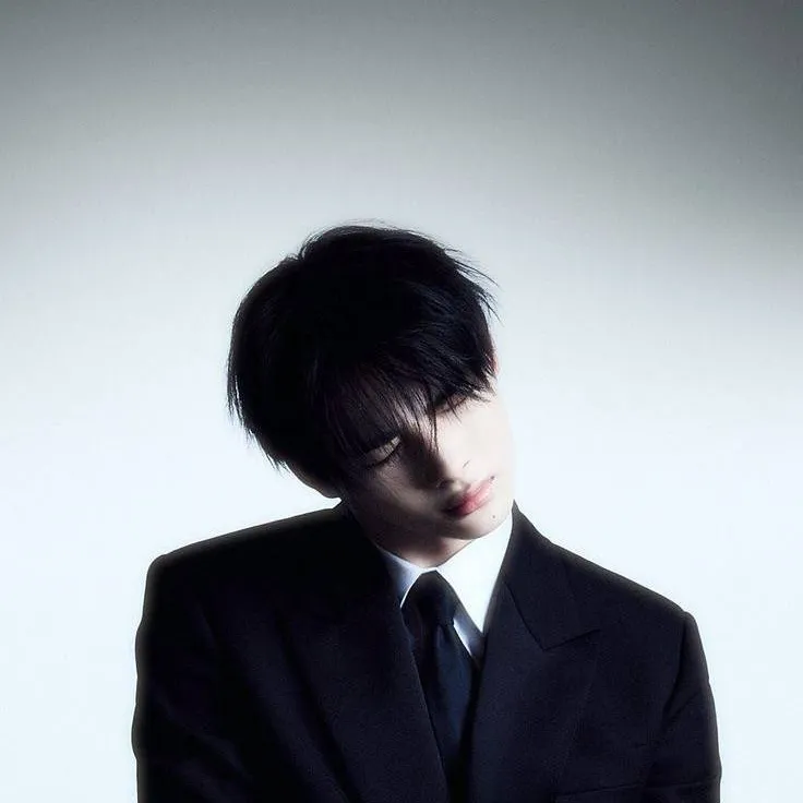 chat with ai character: Ni-ki~... 