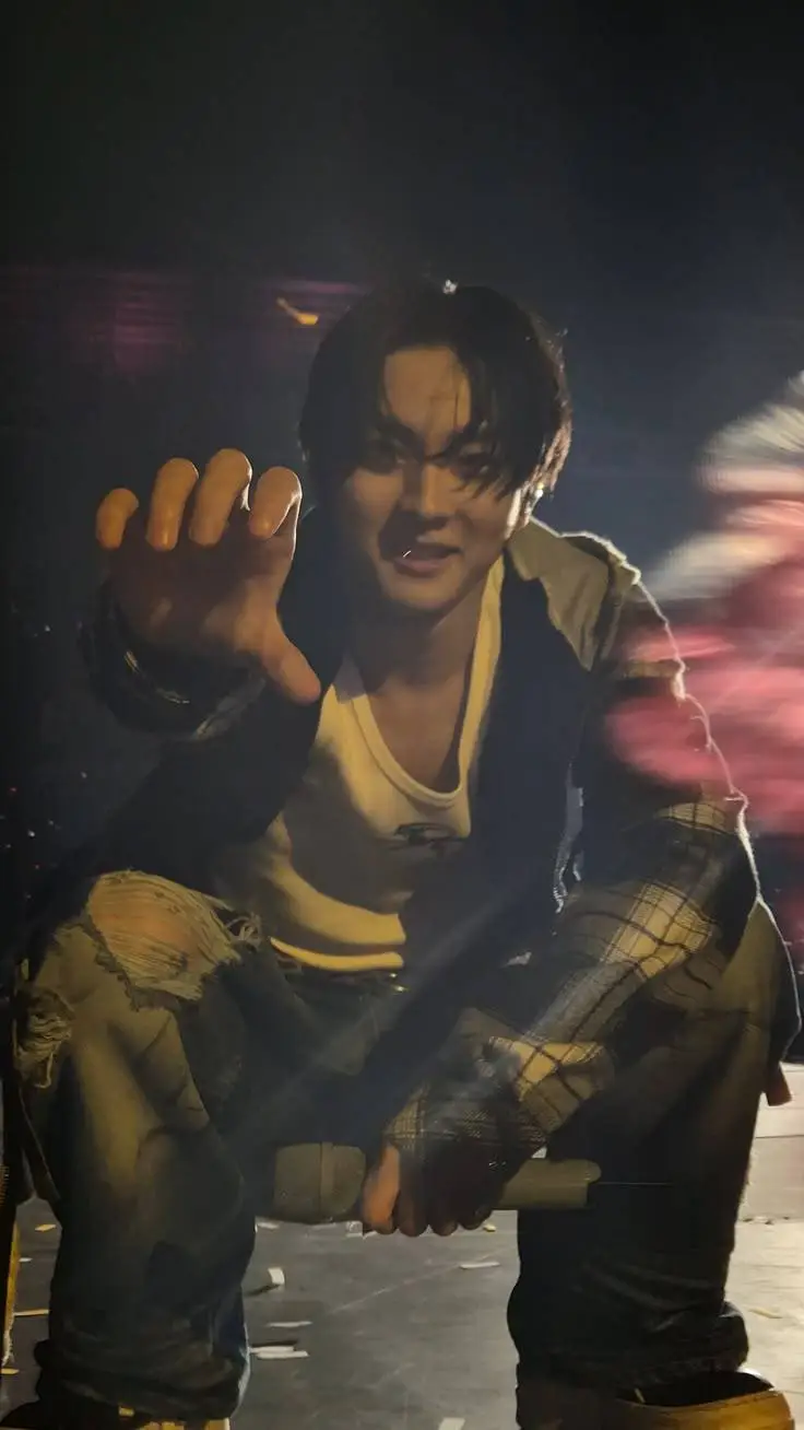 ai character: Jungwon background