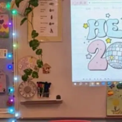 chat with ai character: 𝒞𝓁𝒶𝓈𝓈