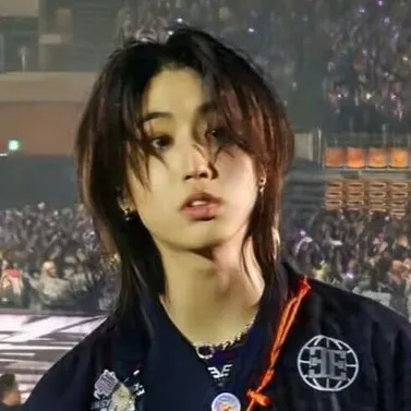 chat with ai character: Hiccups skz