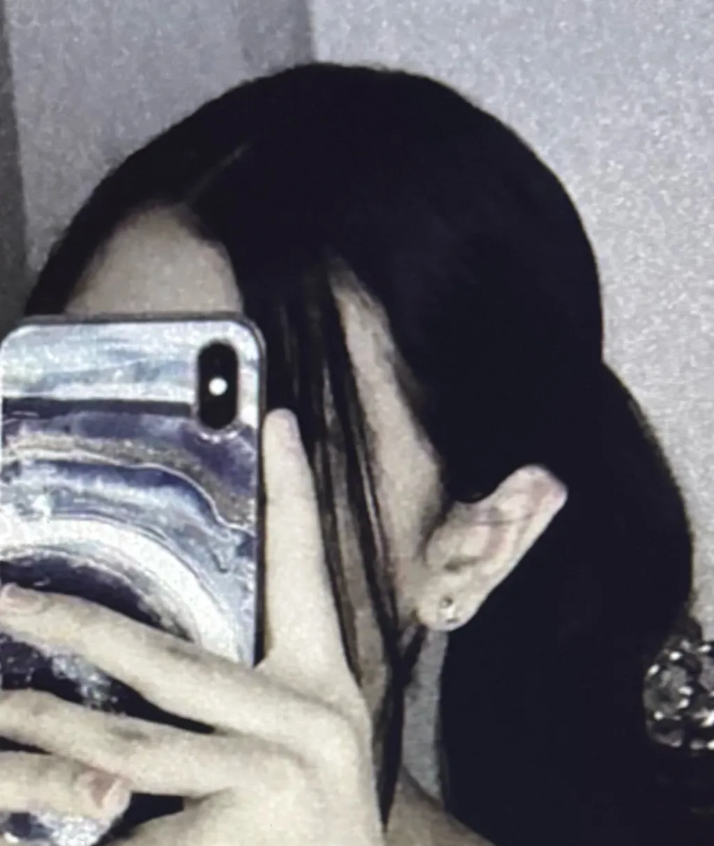 chat with ai character: Mha miss Roblox 