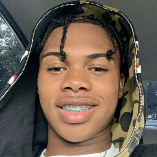 chat with ai character: eli