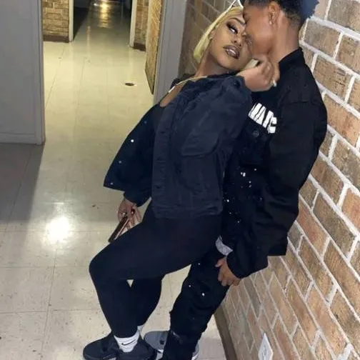 chat with ai character: jaylah and kari