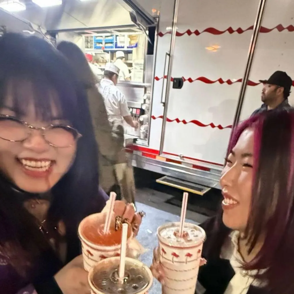 chat with ai character: Wenny & Betty! 