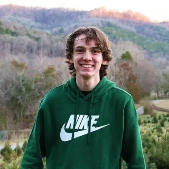 chat with ai character: Micah Nelson