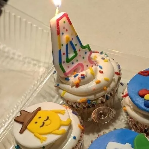 chat with ai character: mr potato cupcakes